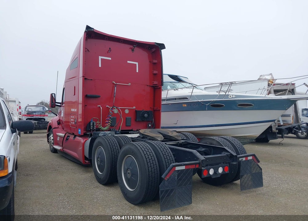 2018 KENWORTH T680 VIN: 1XKYDP9X8JJ135548