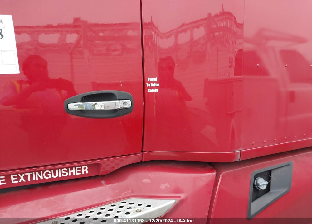 2018 KENWORTH T680 VIN: 1XKYDP9X8JJ135548