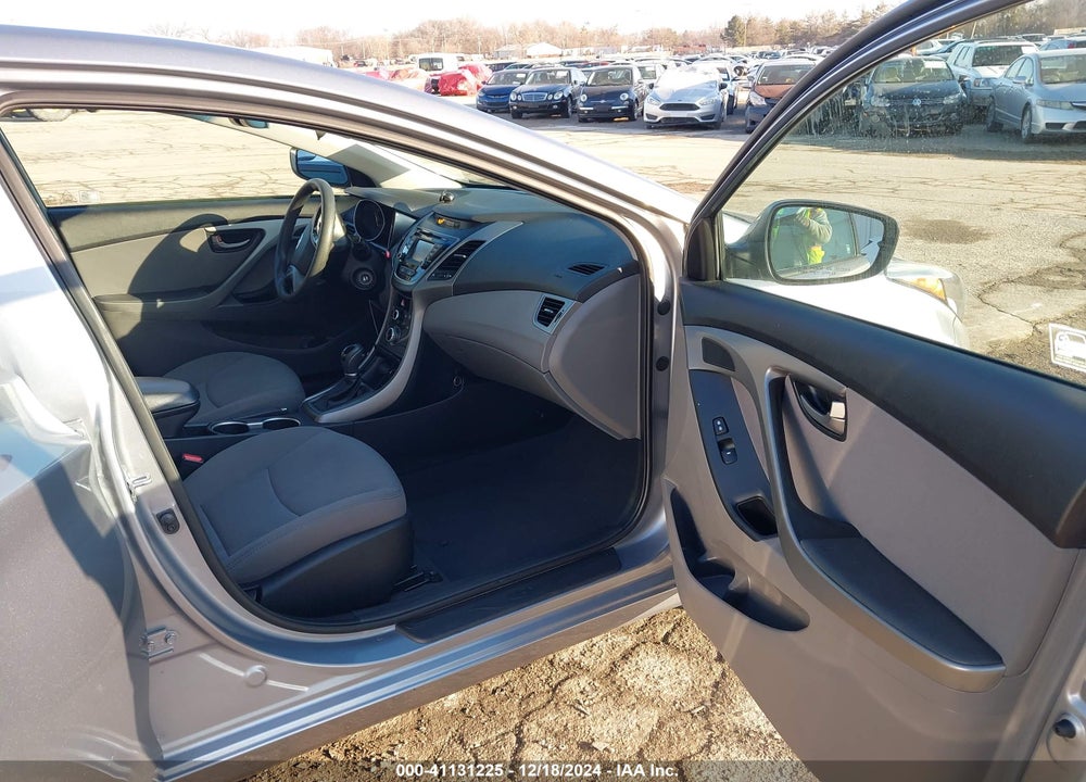 2015 HYUNDAI ELANTRA SE VIN: 5NPDH4AE5FH633567
