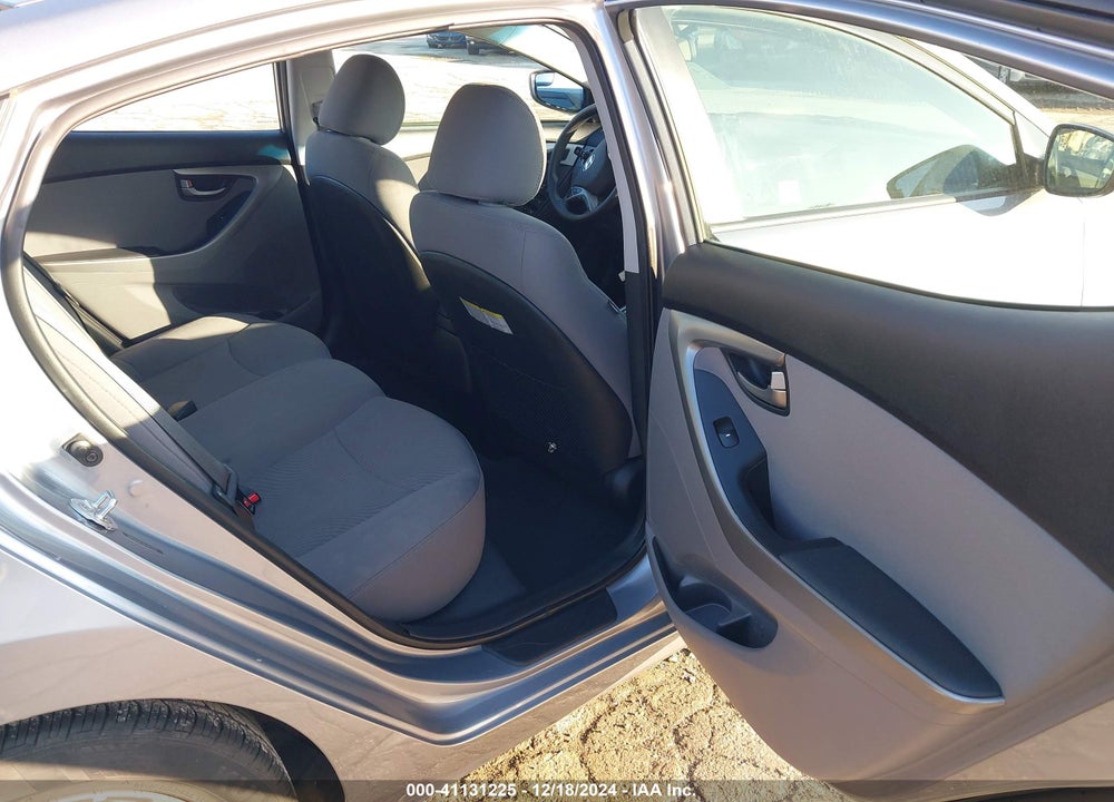 2015 HYUNDAI ELANTRA SE VIN: 5NPDH4AE5FH633567