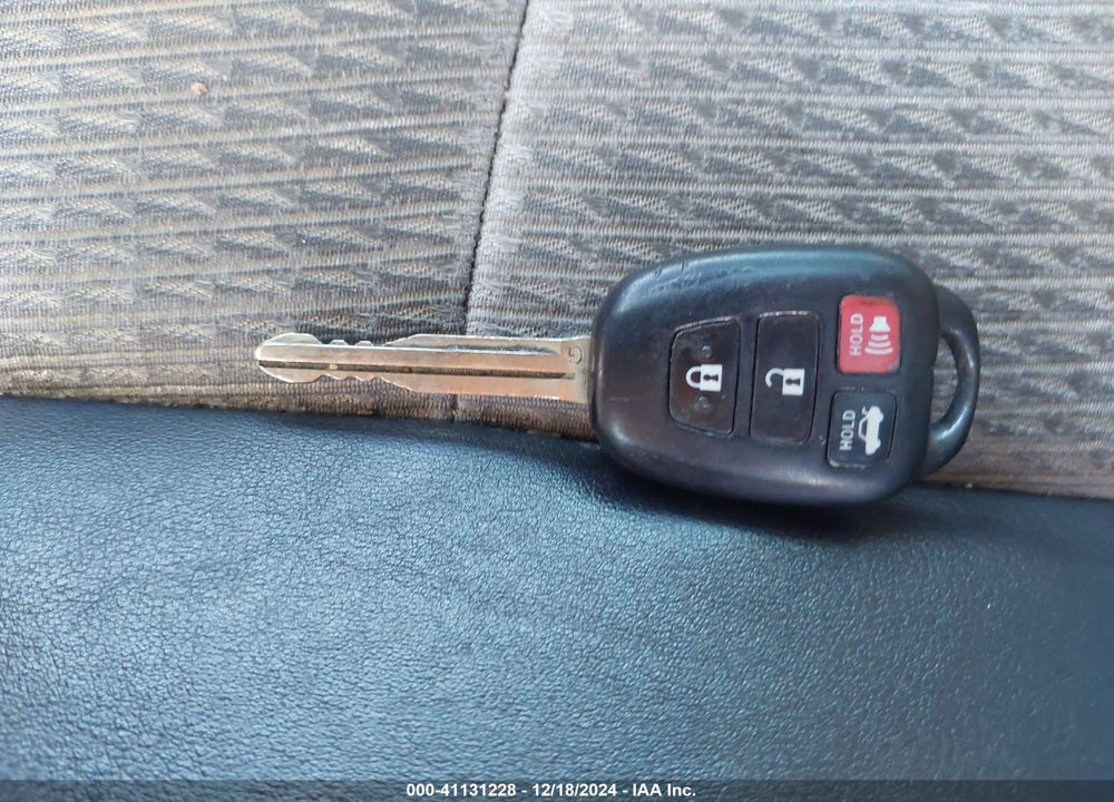 2013 TOYOTA CAMRY SE VIN: 4T1BF1FK6DU695231