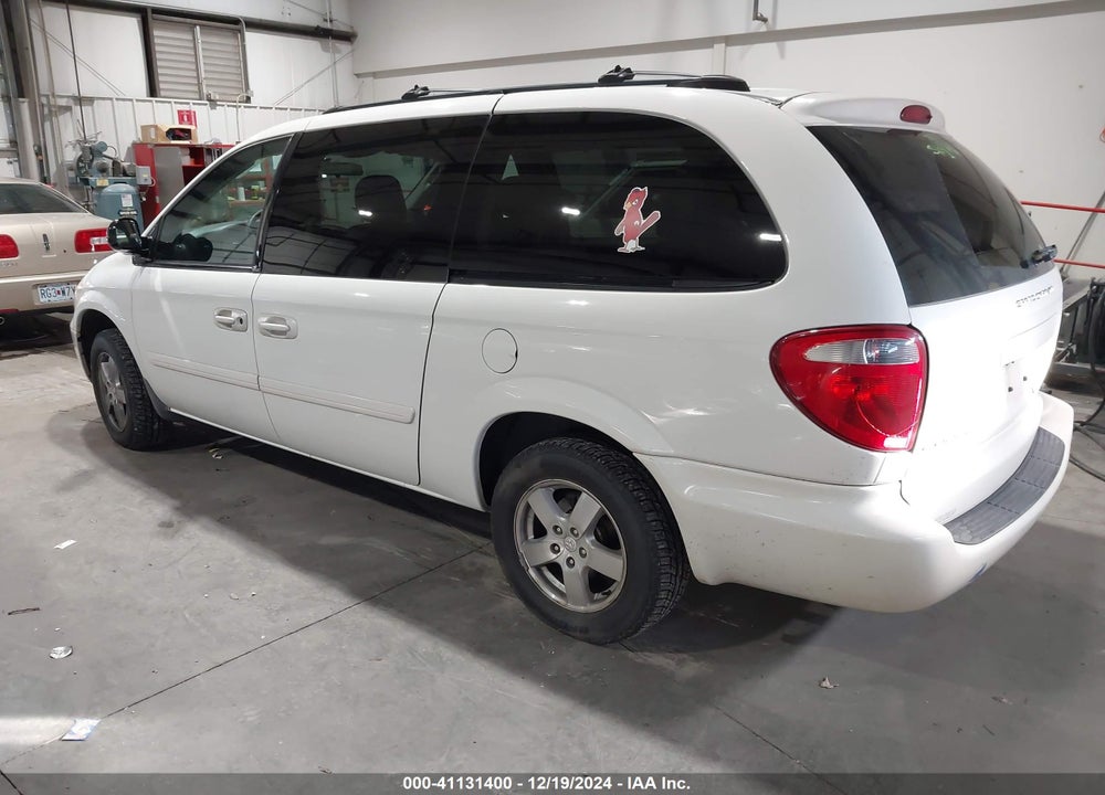 2005 DODGE GRAND CARAVAN SXT VIN: 2D4GP44L35R585369
