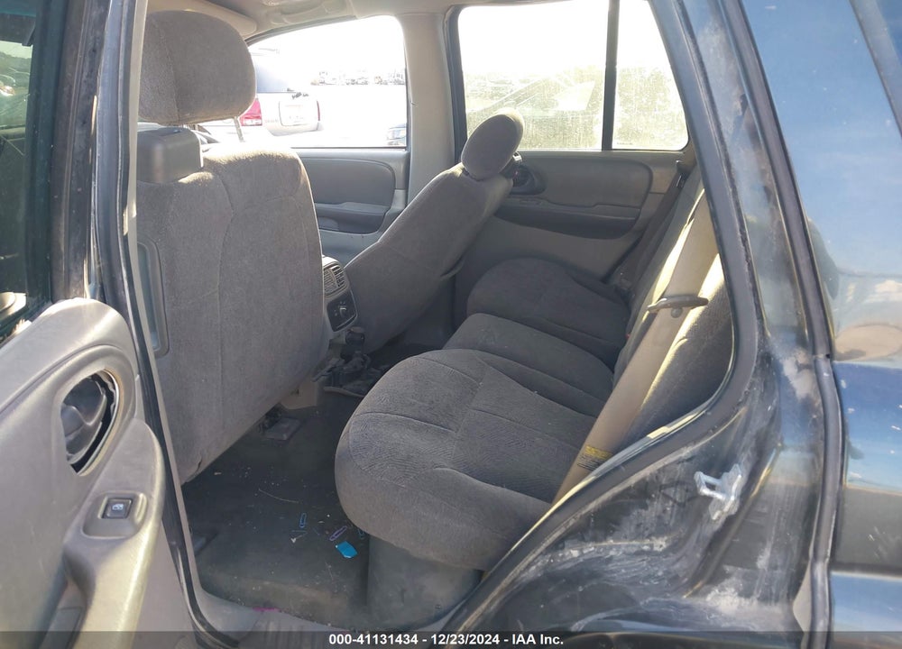 2004 CHEVROLET TRAILBLAZER LS VIN: 1GNDS13SX42373983
