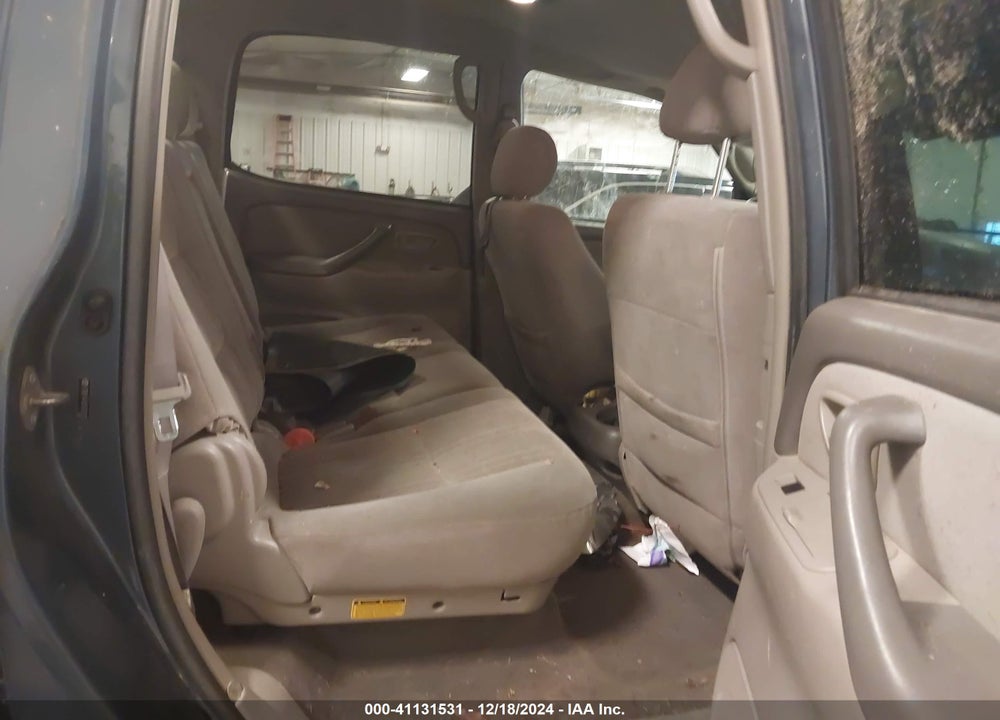 2005 TOYOTA TUNDRA SR5 V8 VIN: 5TBDT44165S501233