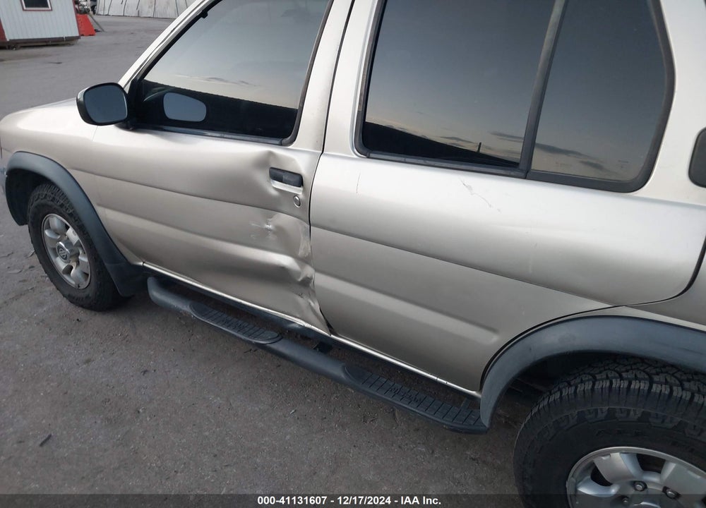 1998 NISSAN PATHFINDER LE/XE VIN: JN8AR05S4WW218134
