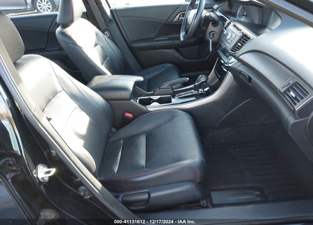 2017 HONDA ACCORD VIN: 1HGCR2F19HA180407