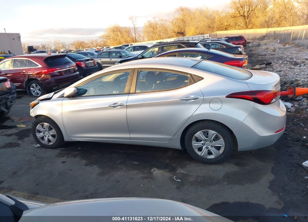 2016 HYUNDAI ELANTRA VIN: 5NPDH4AE6GH754514