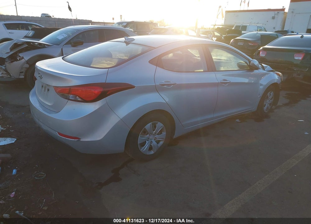 2016 HYUNDAI ELANTRA VIN: 5NPDH4AE6GH754514
