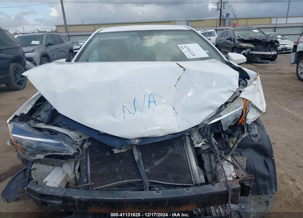 2018 TOYOTA COROLLA VIN: 5YFBURHE9JP773980