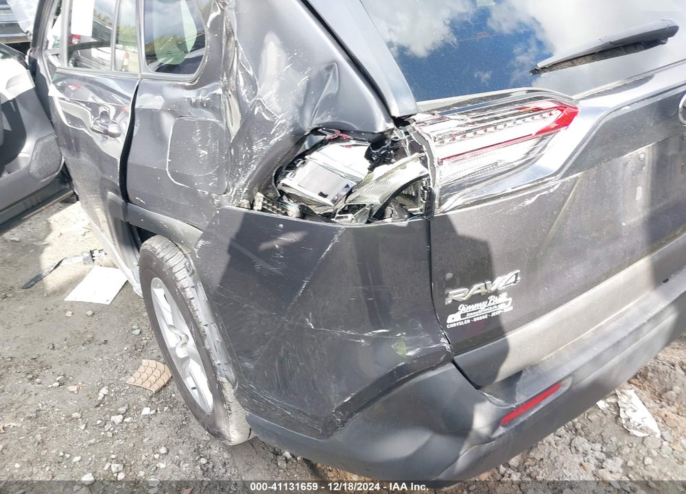 2021 TOYOTA RAV4 XLE VIN: 2T3W1RFV7MW161042