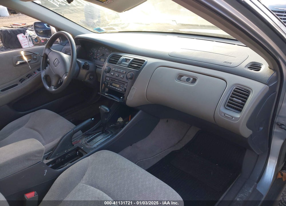 2002 HONDA ACCORD 2.3 LX VIN: JHMCG66592C004191