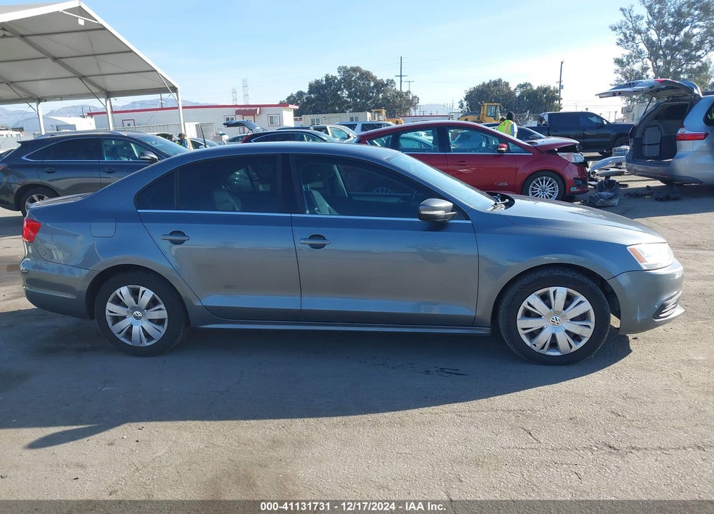 2013 VOLKSWAGEN JETTA 2.5L SE VIN: 3VWDP7AJXDM384091