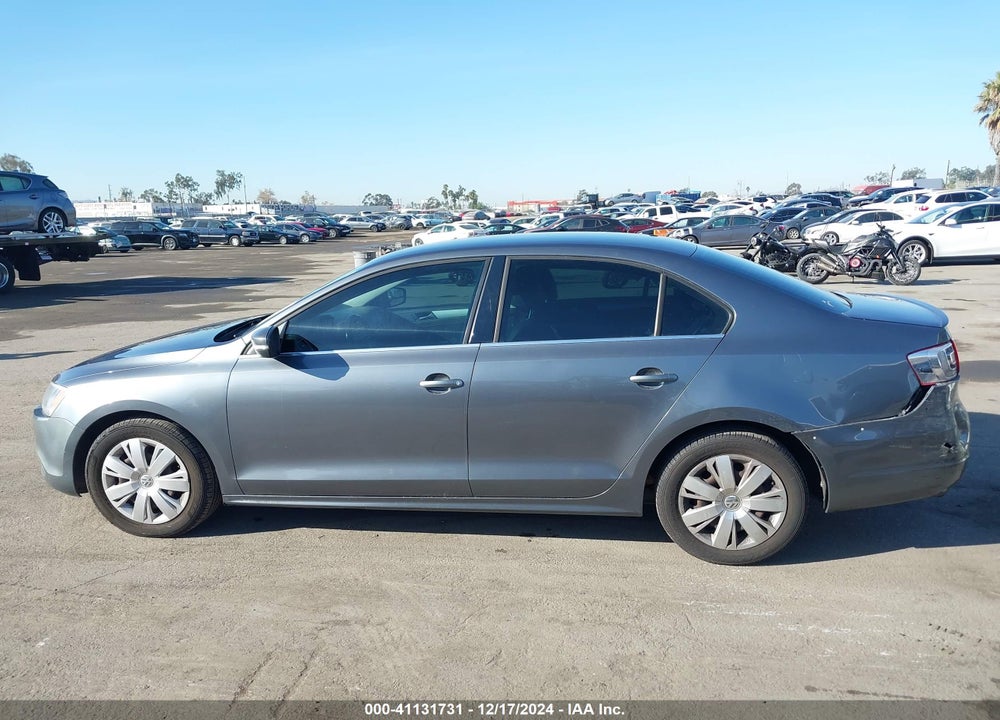 2013 VOLKSWAGEN JETTA 2.5L SE VIN: 3VWDP7AJXDM384091