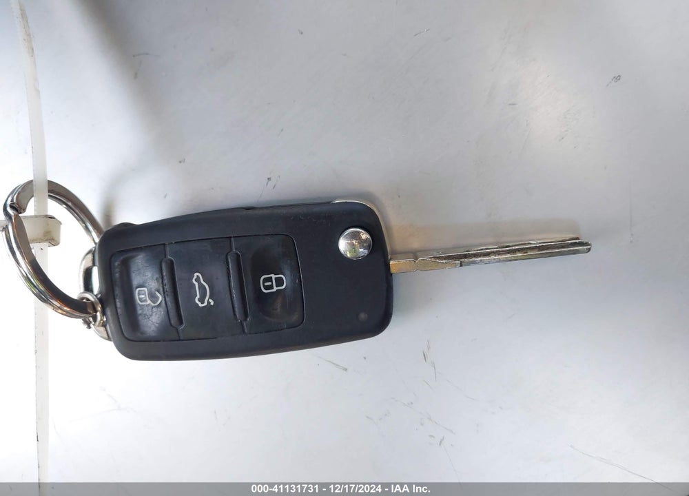 2013 VOLKSWAGEN JETTA 2.5L SE VIN: 3VWDP7AJXDM384091