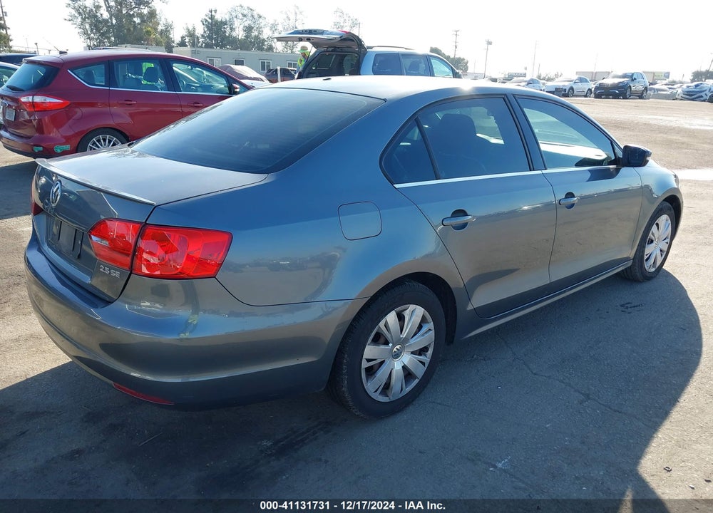 2013 VOLKSWAGEN JETTA 2.5L SE VIN: 3VWDP7AJXDM384091