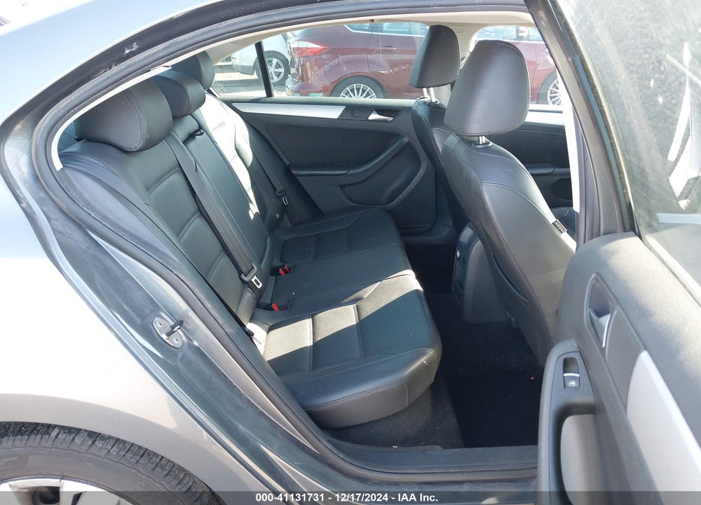2013 VOLKSWAGEN JETTA 2.5L SE VIN: 3VWDP7AJXDM384091