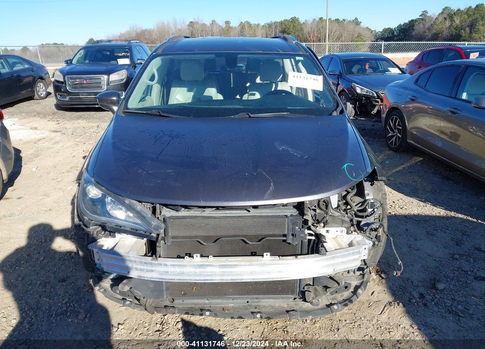 2018 CHRYSLER PACIFICA TOURING L VIN: 2C4RC1BG2JR235652