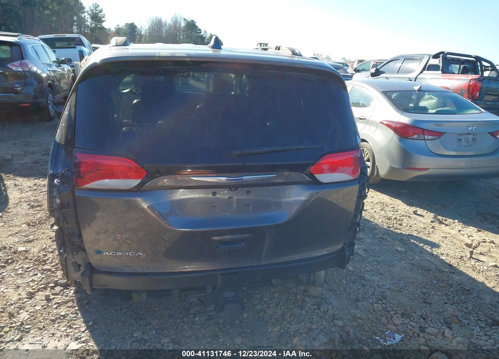 2018 CHRYSLER PACIFICA TOURING L VIN: 2C4RC1BG2JR235652