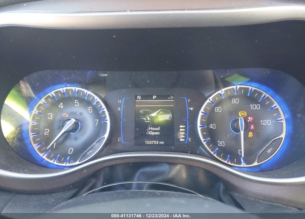 2018 CHRYSLER PACIFICA TOURING L VIN: 2C4RC1BG2JR235652