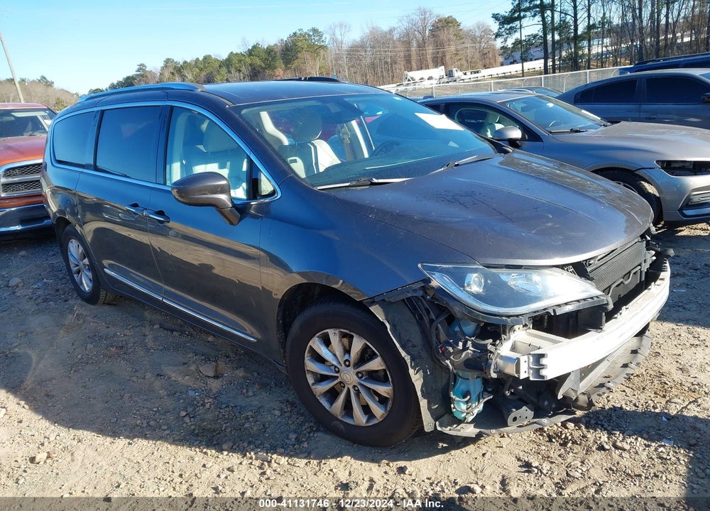 2018 CHRYSLER PACIFICA TOURING L VIN: 2C4RC1BG2JR235652