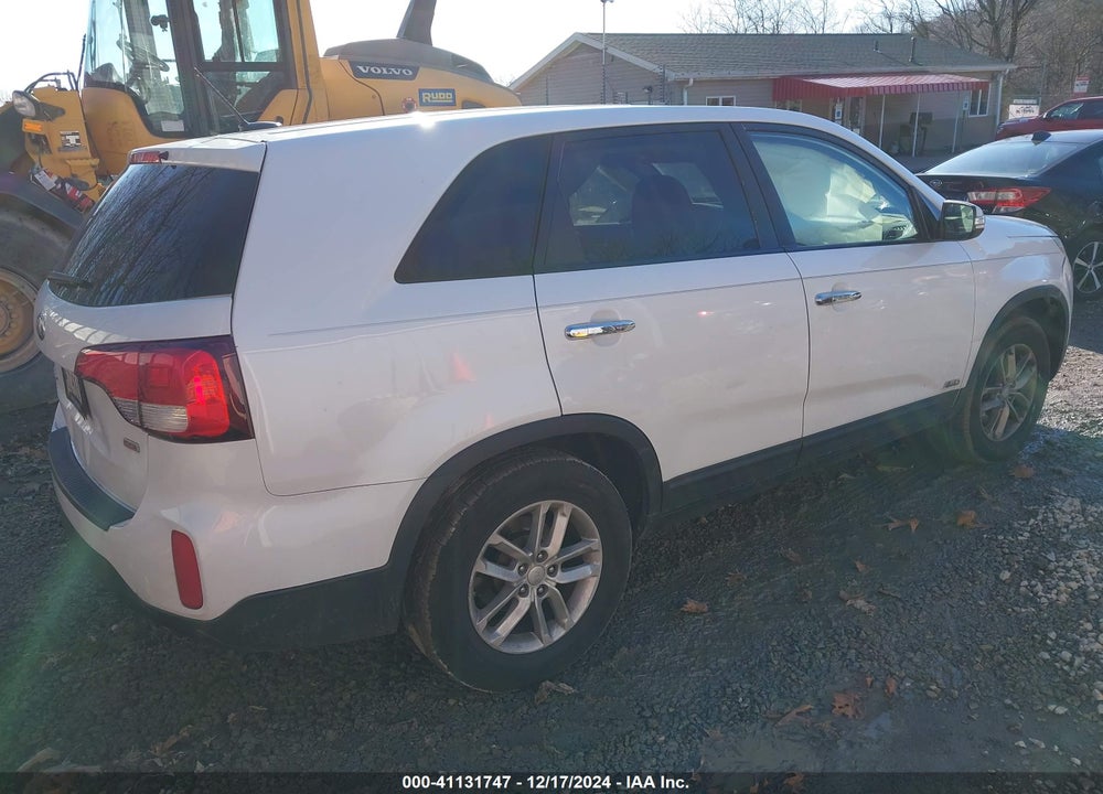 2014 KIA SORENTO LX VIN: 5XYKTCA66EG515798