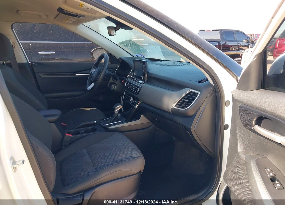 2022 KIA SELTOS LX VIN: KNDEPCAAXN7286058