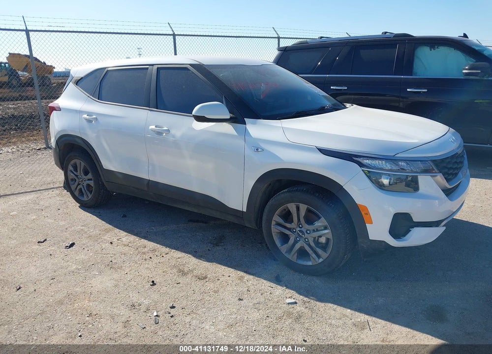 2022 KIA SELTOS LX VIN: KNDEPCAAXN7286058