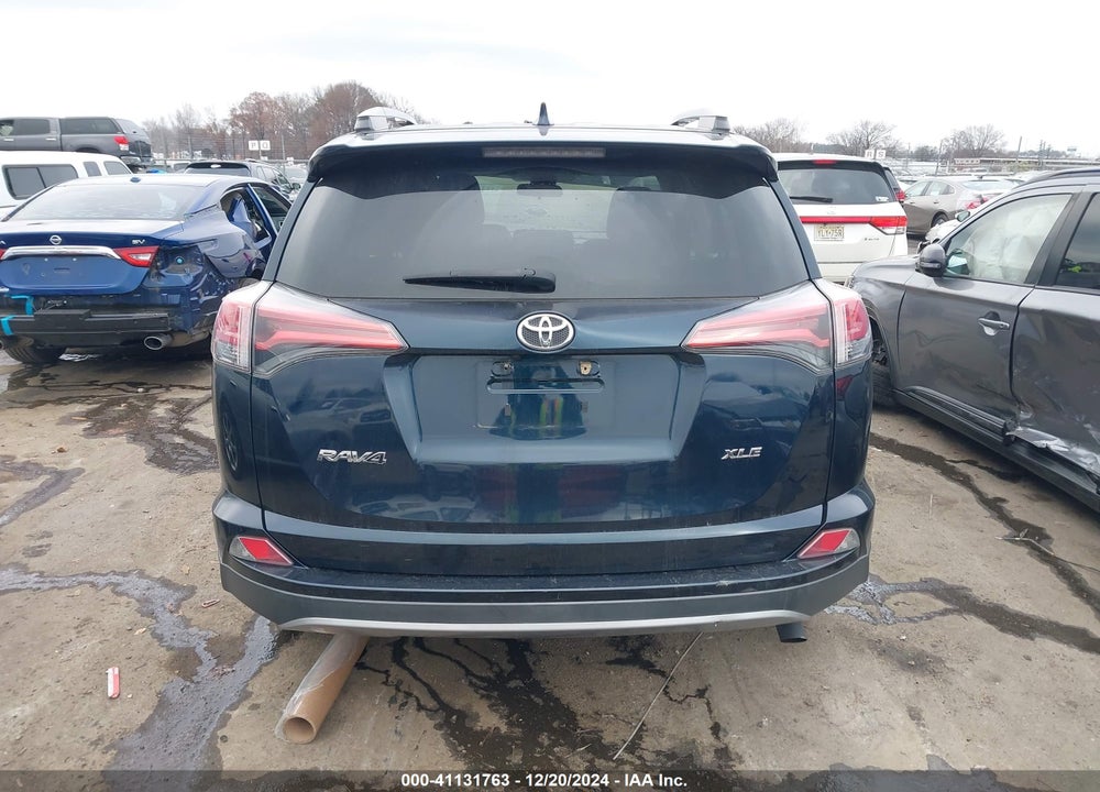 2017 TOYOTA RAV4 XLE VIN: 2T3WFREV9HW405301