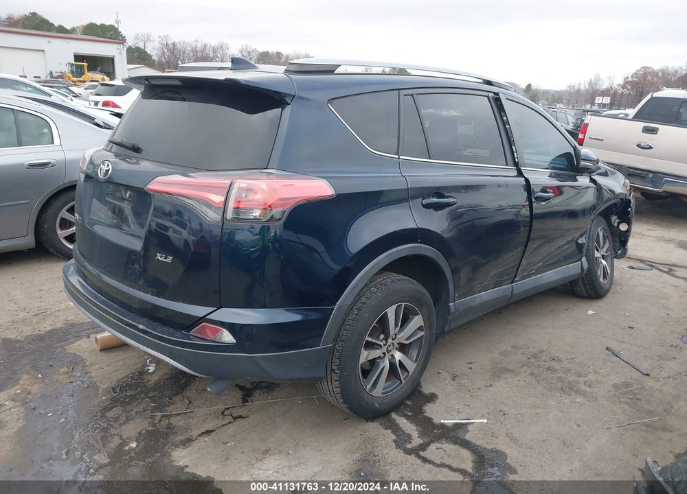 2017 TOYOTA RAV4 XLE VIN: 2T3WFREV9HW405301