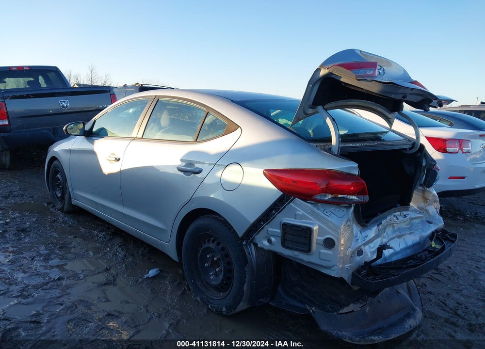 2018 HYUNDAI ELANTRA SE VIN: 5NPD74LF8JH355314
