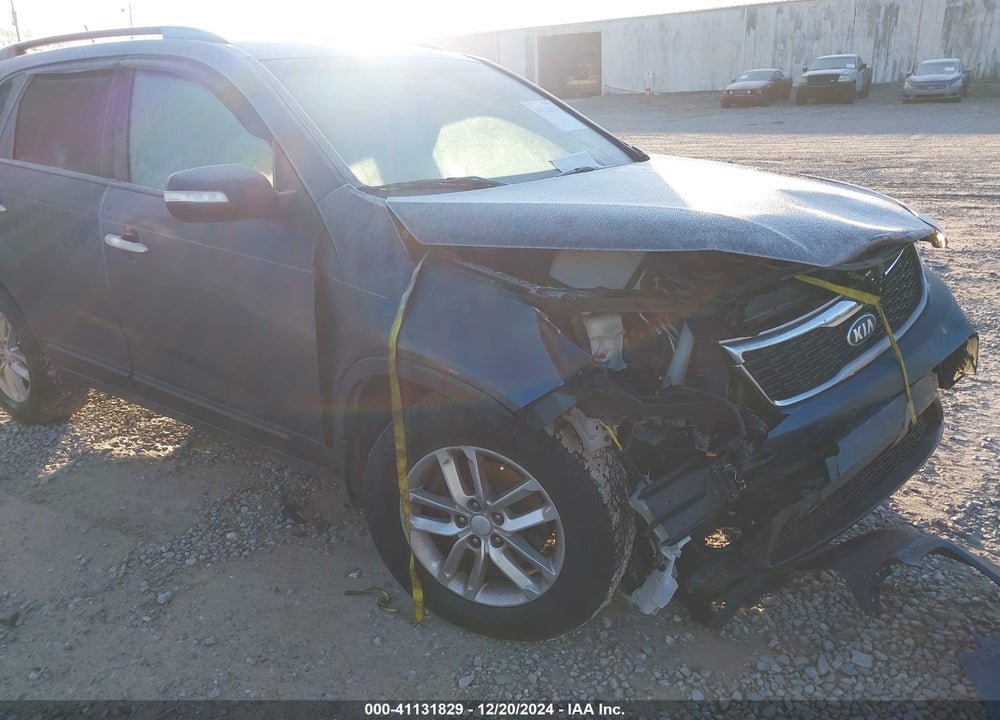 2015 KIA SORENTO LX VIN: 5XYKT3A6XFG589467