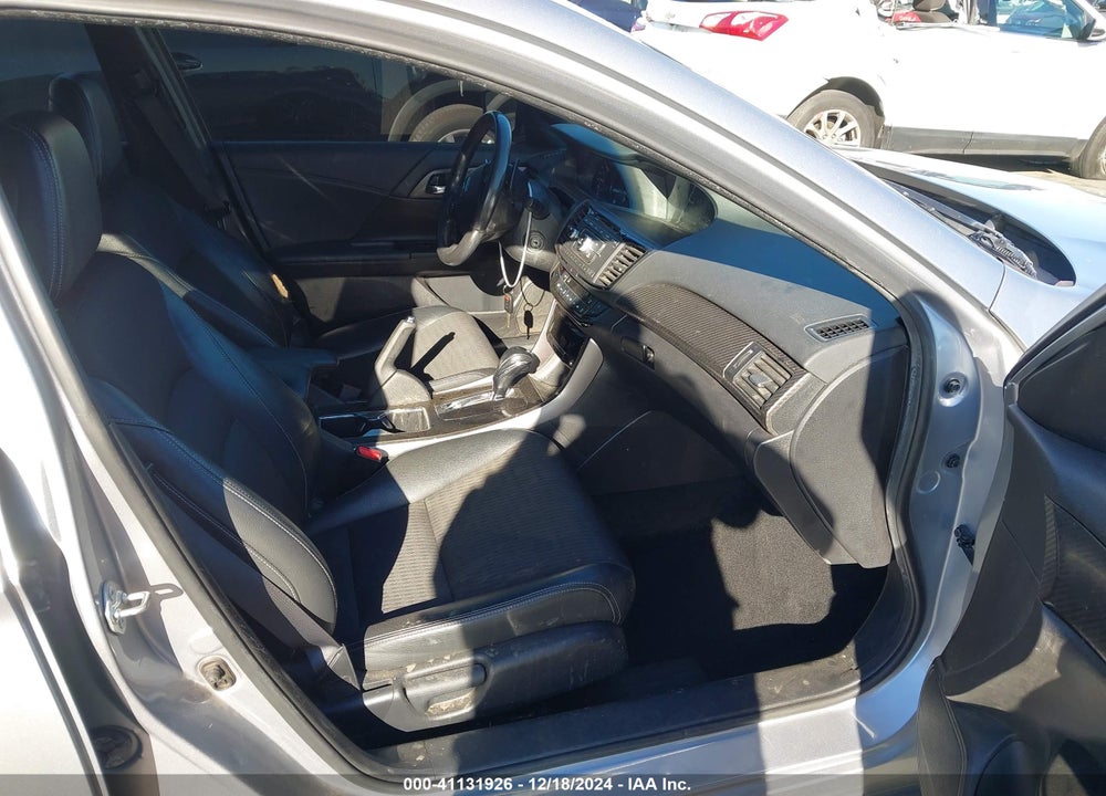 2017 HONDA ACCORD VIN: 1HGCR2F54HA272740