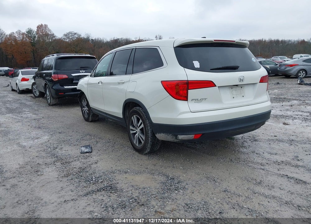 2018 HONDA PILOT EX VIN: 5FNYF5H31JB020015