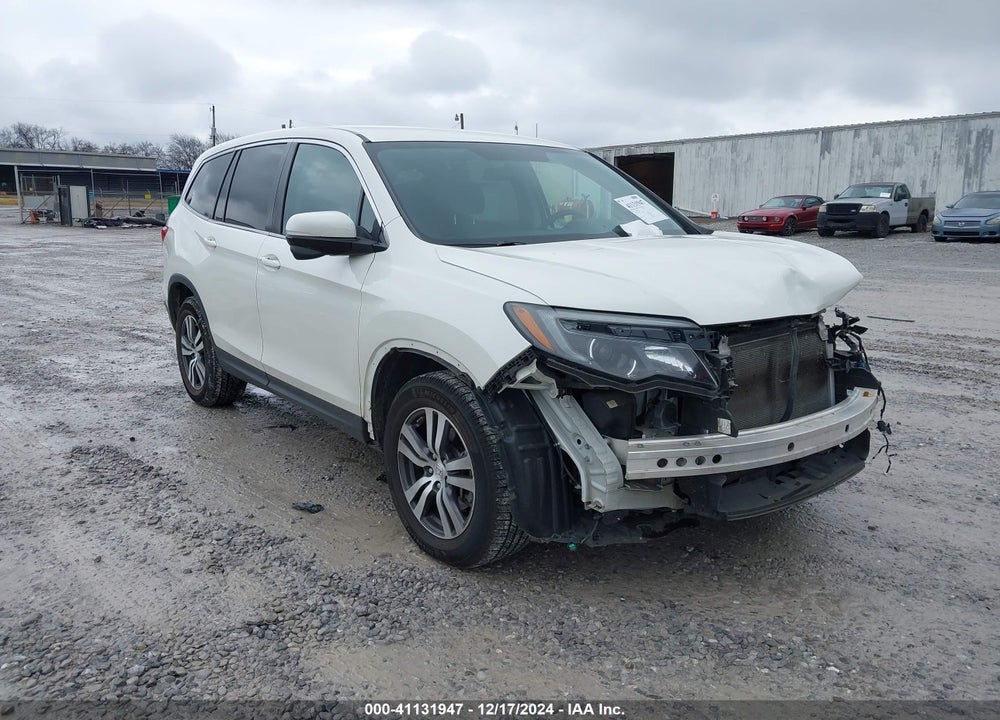 2018 HONDA PILOT EX VIN: 5FNYF5H31JB020015