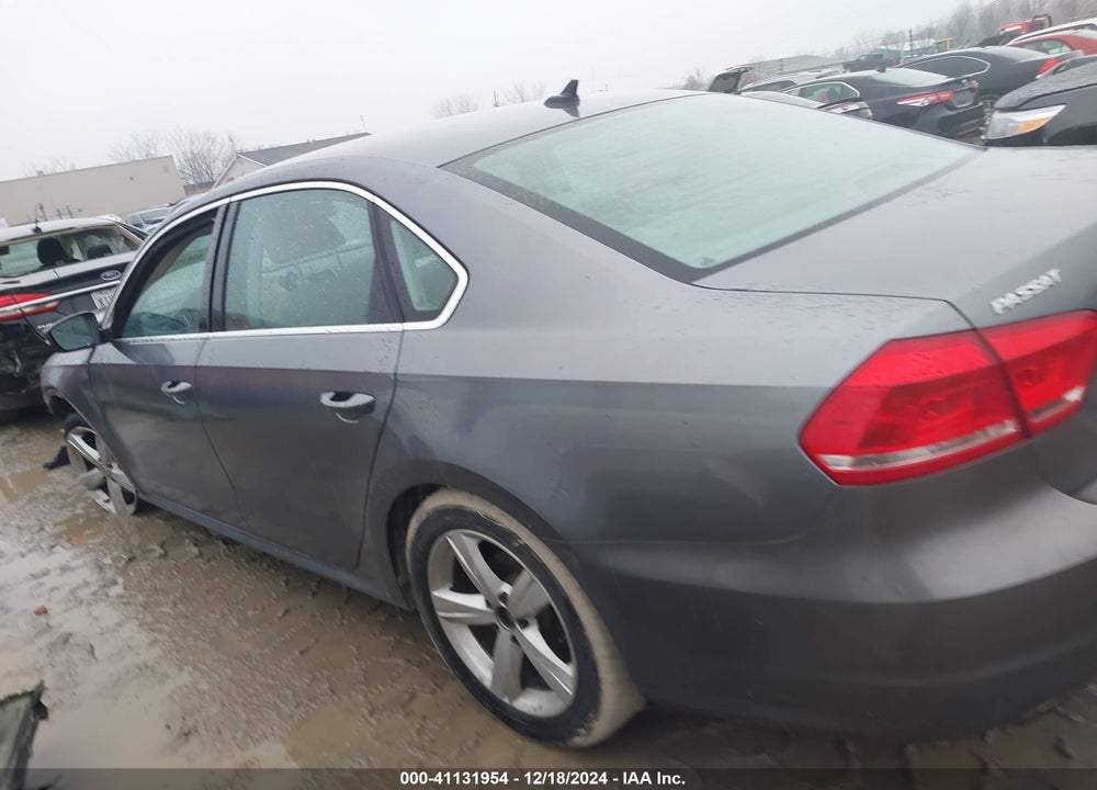 2013 VOLKSWAGEN PASSAT VIN: 1VWBH7A36DC049658