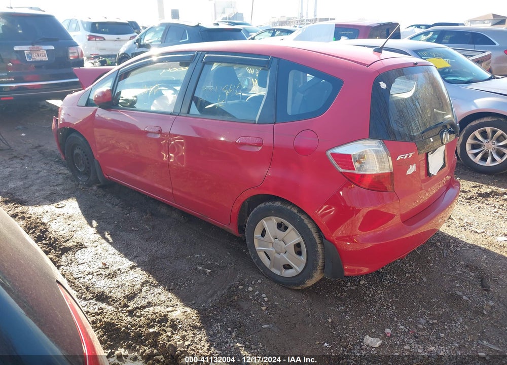 2013 HONDA FIT VIN: JHMGE8H37DC004840