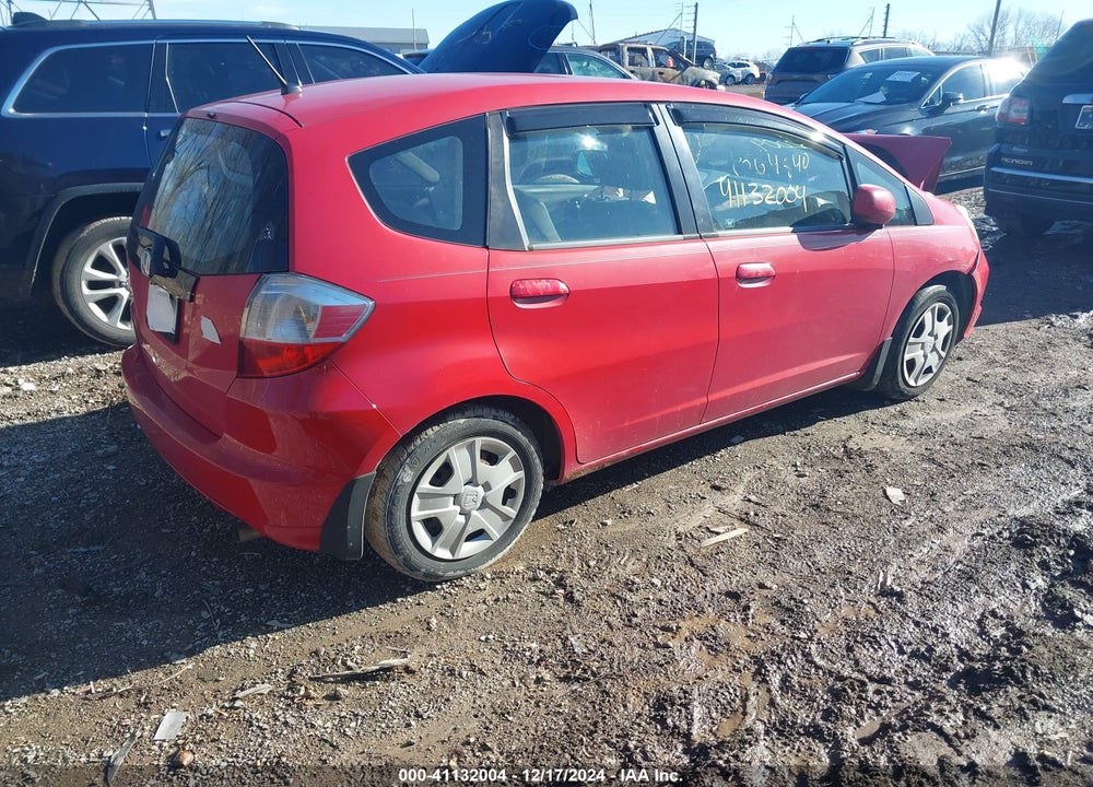 2013 HONDA FIT VIN: JHMGE8H37DC004840
