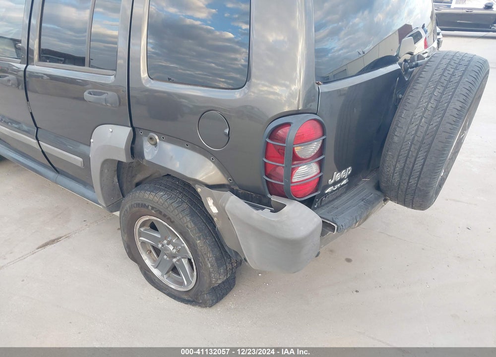 2005 JEEP LIBERTY RENEGADE VIN: 1J4GL38K45W558168