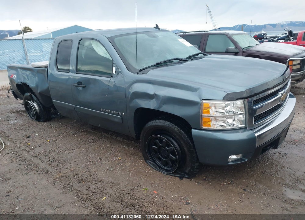 2008 CHEVROLET SILVERADO 1500 LT1 VIN: 2GCEK19J581108082