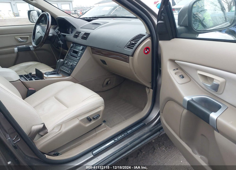 2011 VOLVO XC90 3.2 VIN: YV4952CZ4B1589207