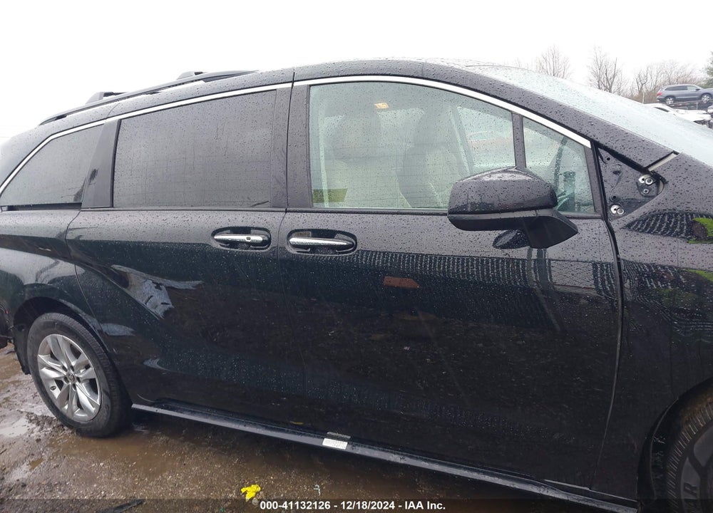 2022 TOYOTA SIENNA XLE VIN: 5TDJRKEC0NS089436