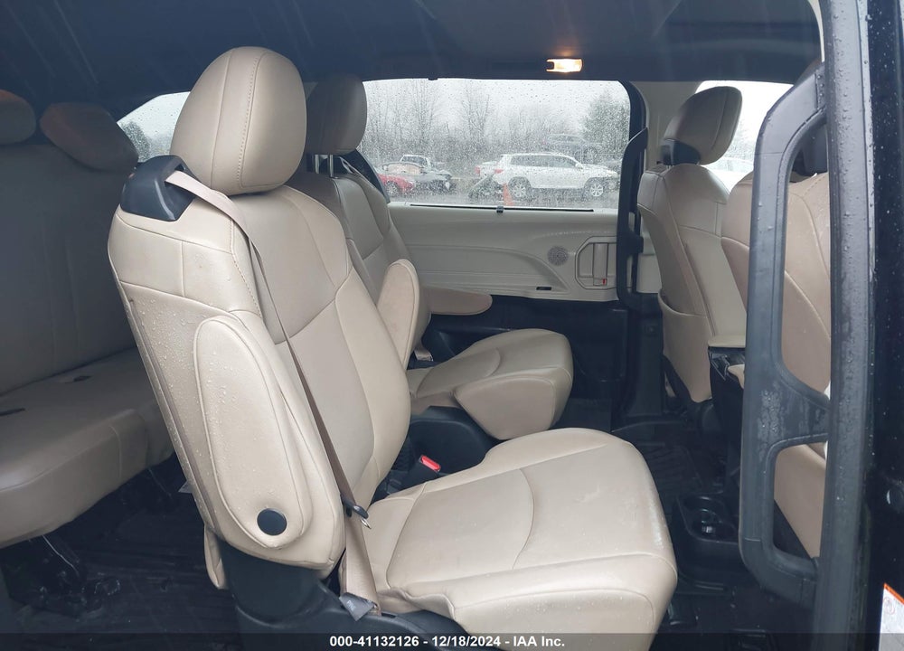 2022 TOYOTA SIENNA XLE VIN: 5TDJRKEC0NS089436
