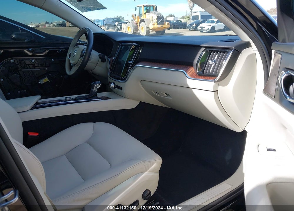 2019 VOLVO S60 T5 MOMENTUM VIN: 7JR102FK5KG011693