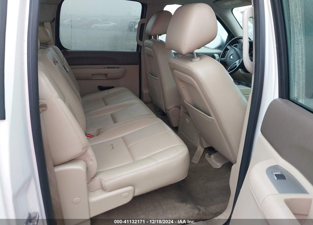 2013 CHEVROLET SILVERADO 1500 LT VIN: 3GCPCSE02DG332646