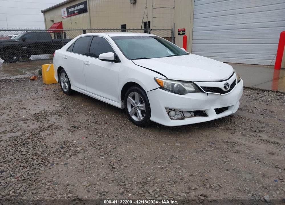 2014 TOYOTA CAMRY SE VIN: 4T1BF1FK9EU755133