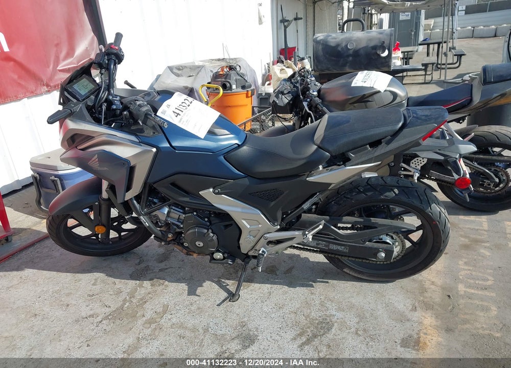 2024 HONDA NC750 XD VIN: JH2RH091XRK300276