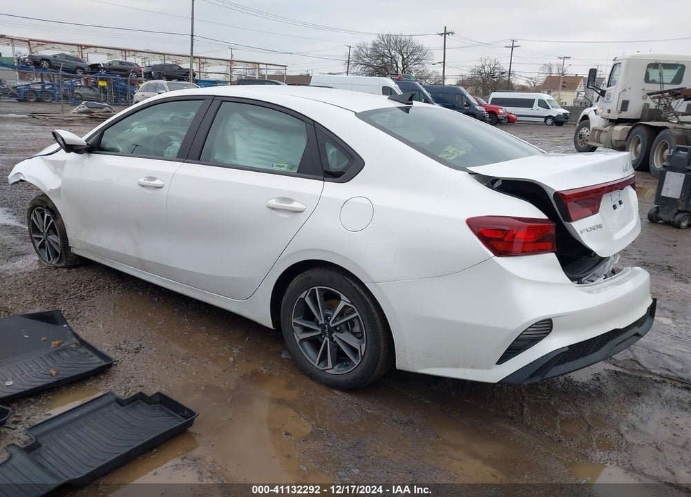 2023 KIA FORTE VIN: 3KPF24AD5PE542211