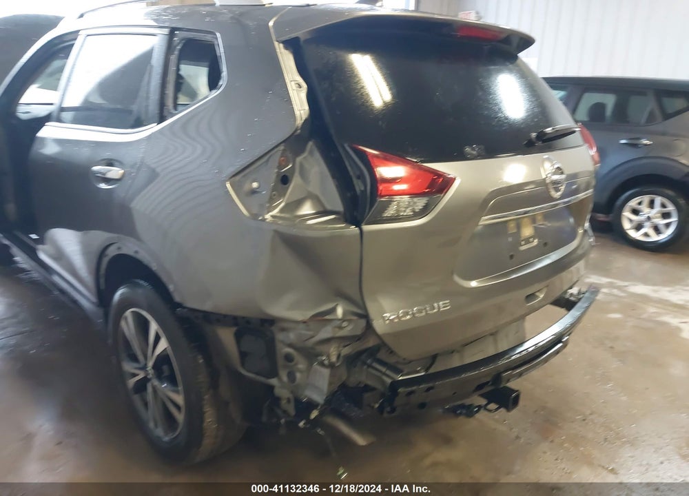 2019 NISSAN ROGUE SV VIN: JN8AT2MT6KW504908