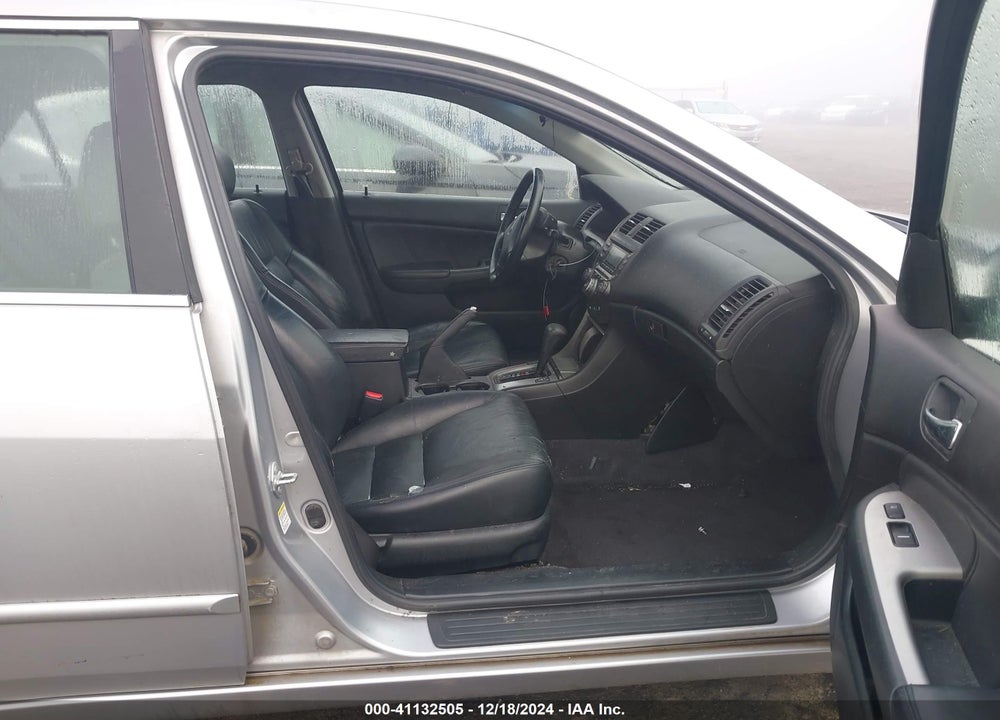 2003 HONDA ACCORD 2.4 EX VIN: JHMCM56623C086634