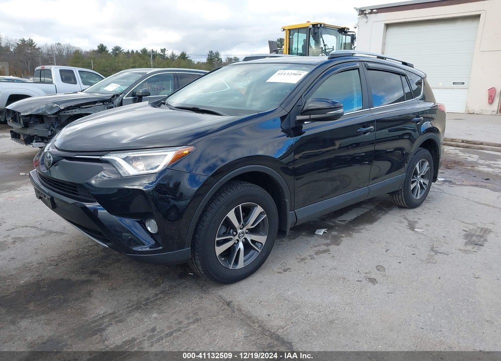 2017 TOYOTA RAV4 XLE VIN: 2T3RFREV0HW682464